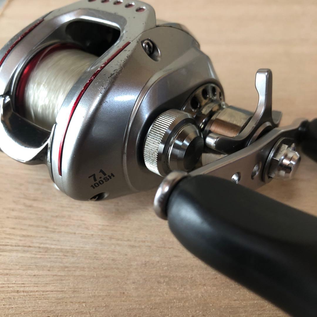 「3/17.18限定特価」Daiwa 初代TDジリオン100SH 7.1 右巻き