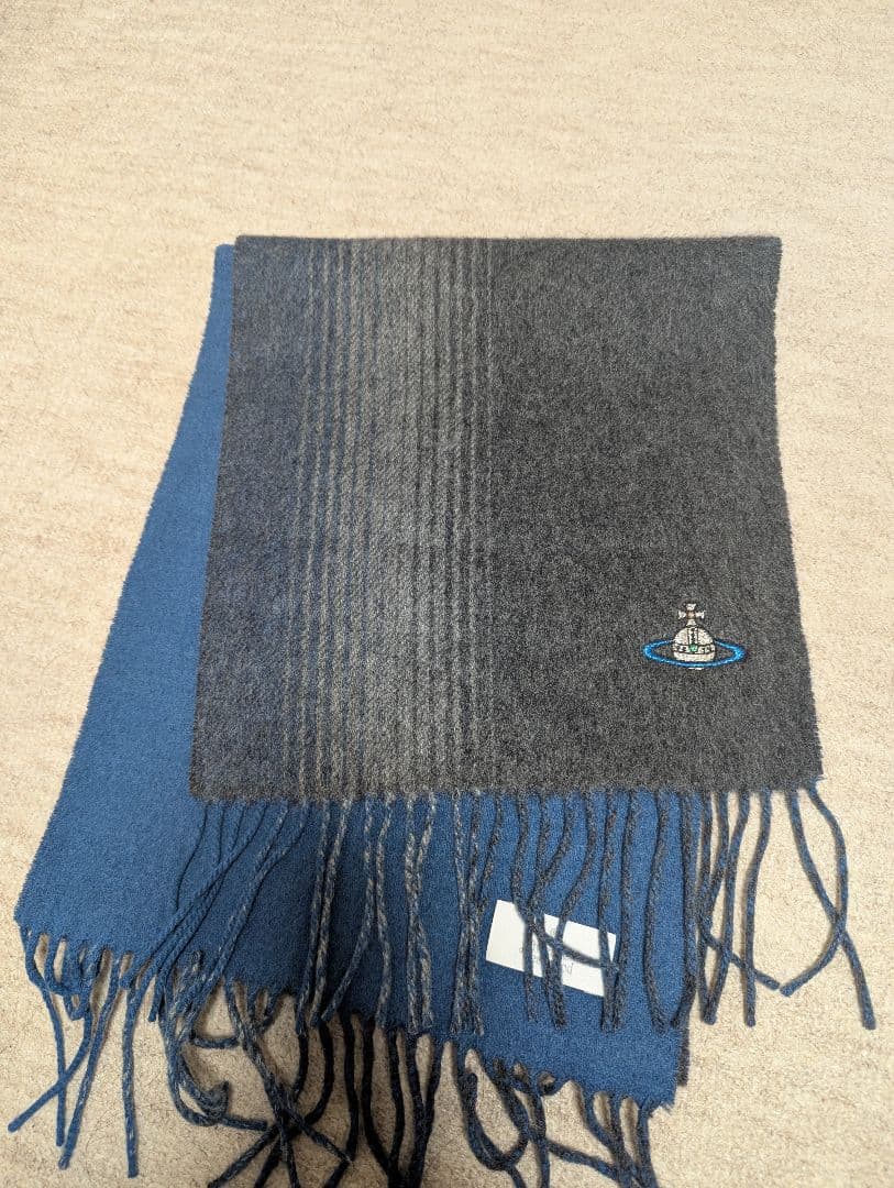 美品 Vivienne Westwood カシミヤマフラー