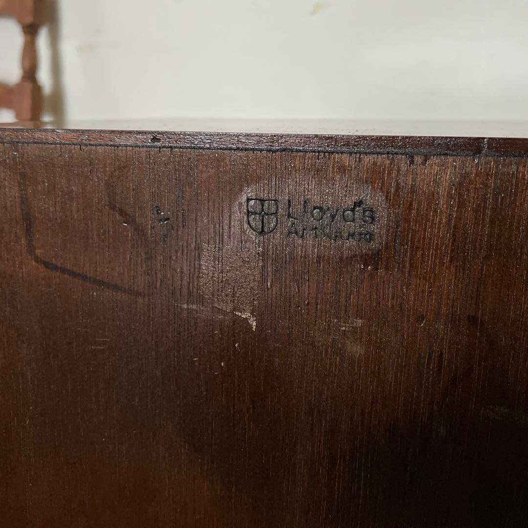 k199r124 Lloyd's ベッドサイドテーブル カブリオールレッグ 猫脚