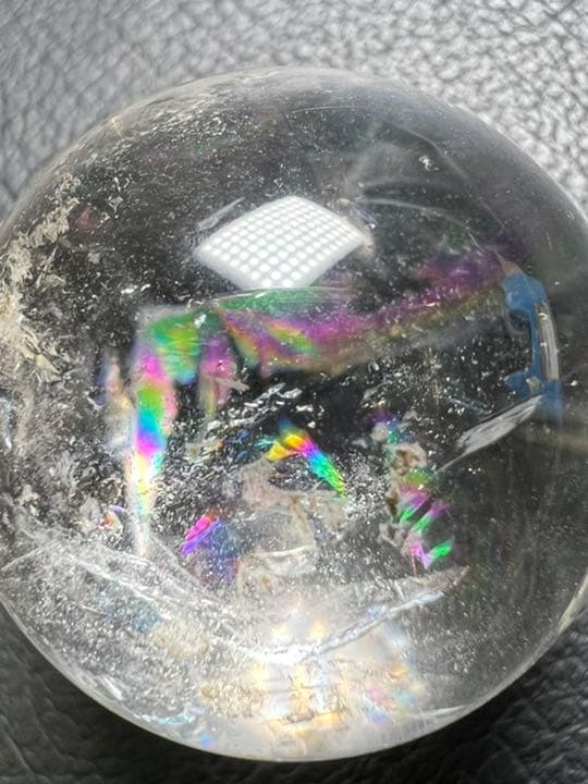 0725100  レインボーアイリスクォーツ　30ミリ　台座付き