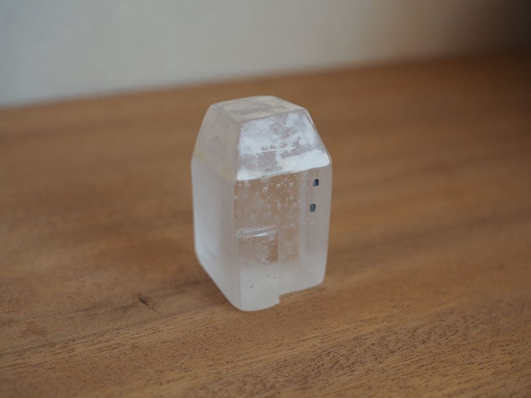 Mellow glassタナカユミさん ガラス製 家型オブジェ①