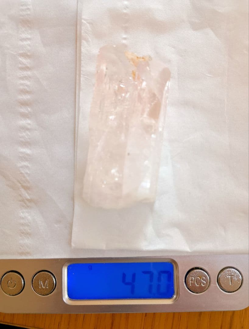 ダンビュライト　原石　ツイン　極薄いピンク色