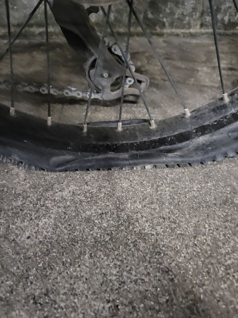 S*o様 自転車(後輪パンク)