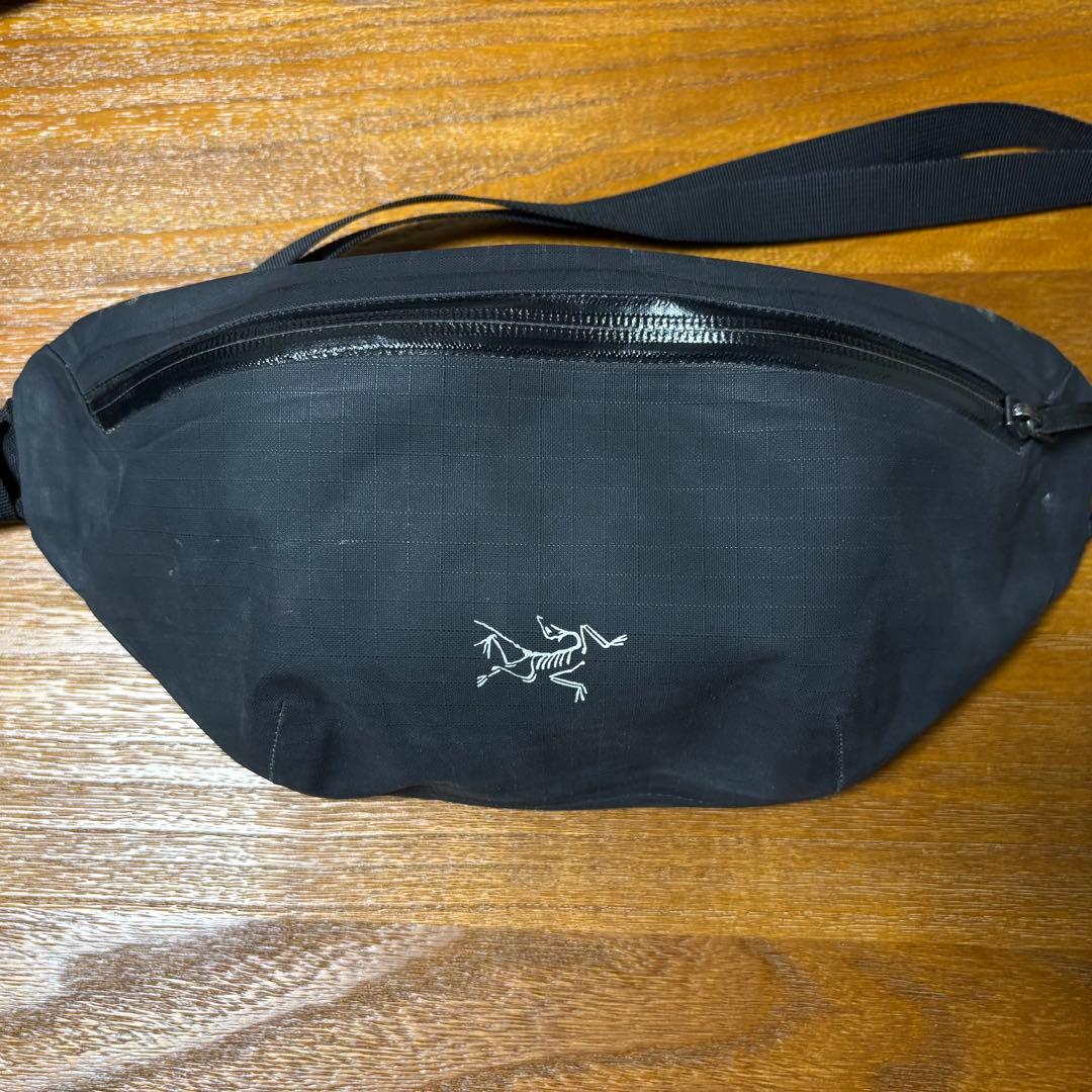 Arc'teryx グランヴィルクロスボディバッグ ブラック