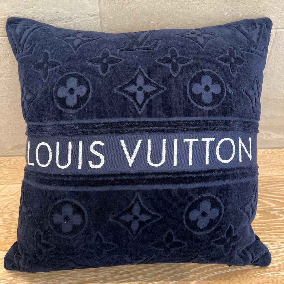 ナ*ル様 LOUIS VUITTON ネイビー クッション
