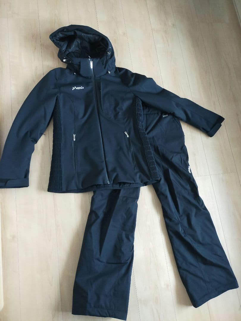 美品　Phenix ブラック　スキーウエア　sizeМ　使用3回以下