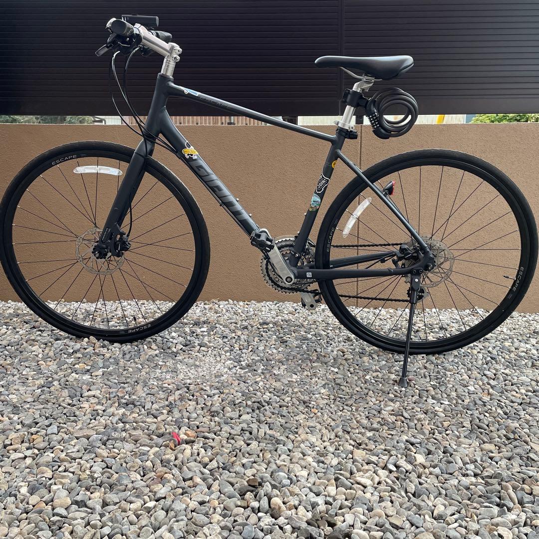 GIANT ESCAPE R DISC　クロスバイク　配送（北海道と沖縄県除く）