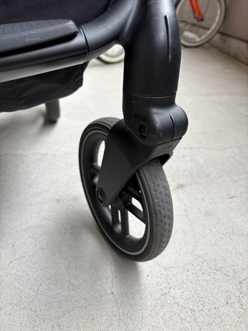 【2025年購入・付属品完備】マキシコシ レオナ2