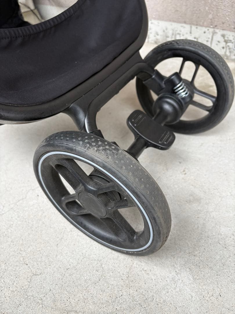 【2025年購入・付属品完備】マキシコシ レオナ2