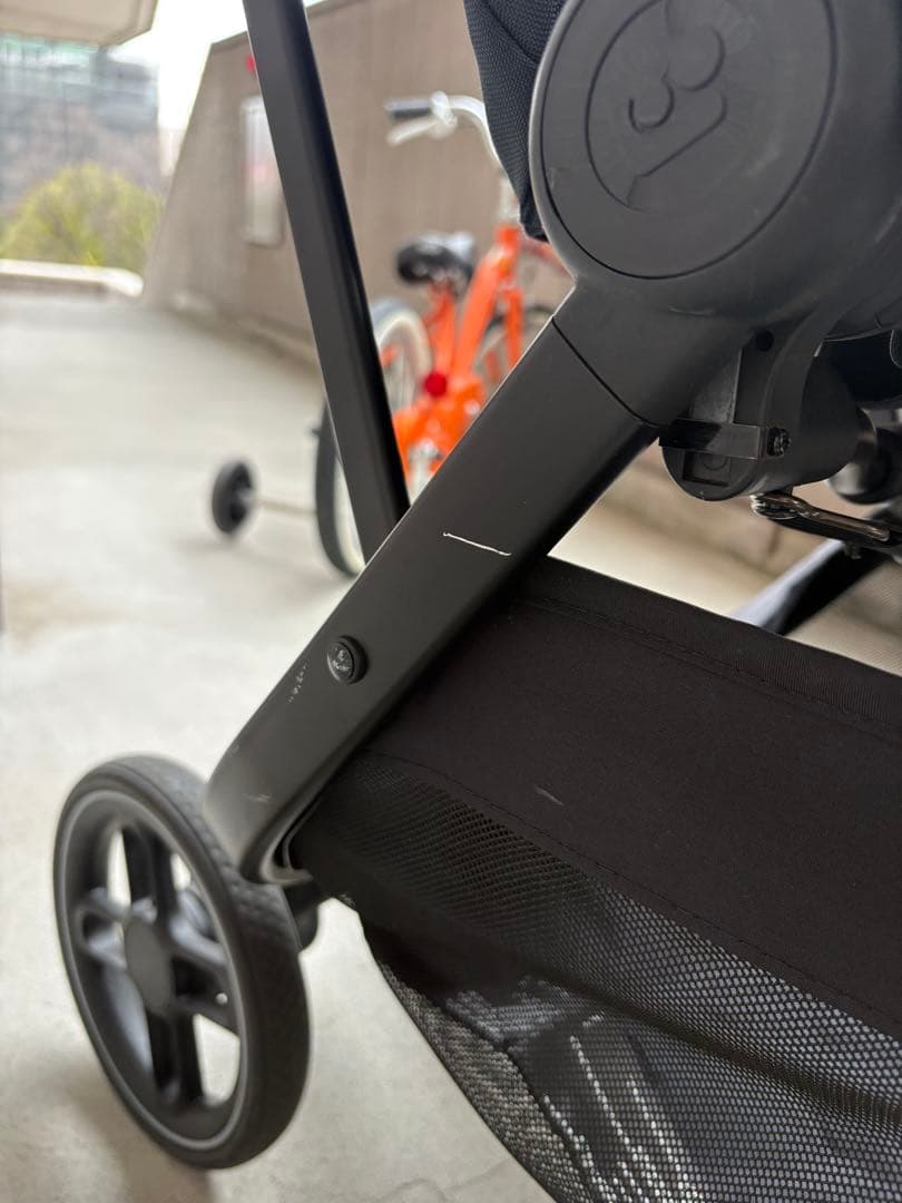 【2025年購入・付属品完備】マキシコシ レオナ2