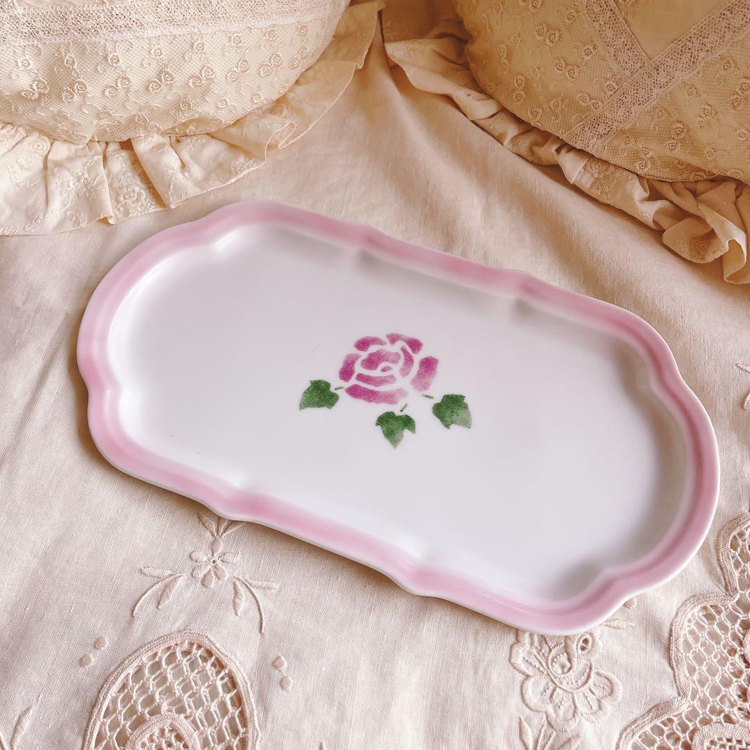お値下げ♡マニーローズプレート陶器トレーマニーローズバスケット薔薇ニトリイケア