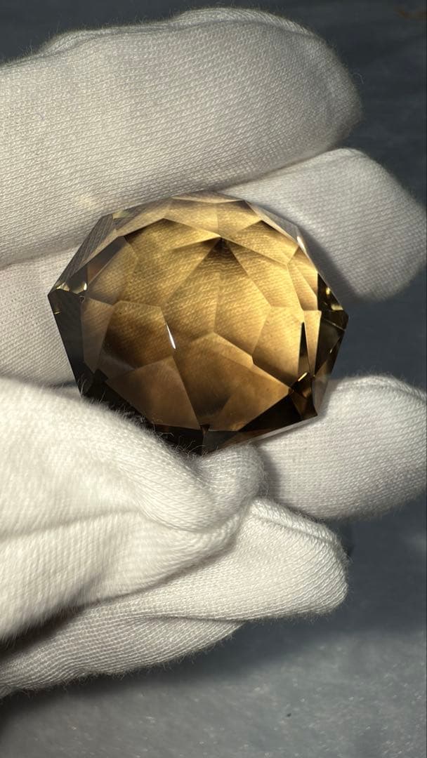 ブラジル産スモーキー宝石カット オクタゴナルモディファイドブリリアント 立体置物