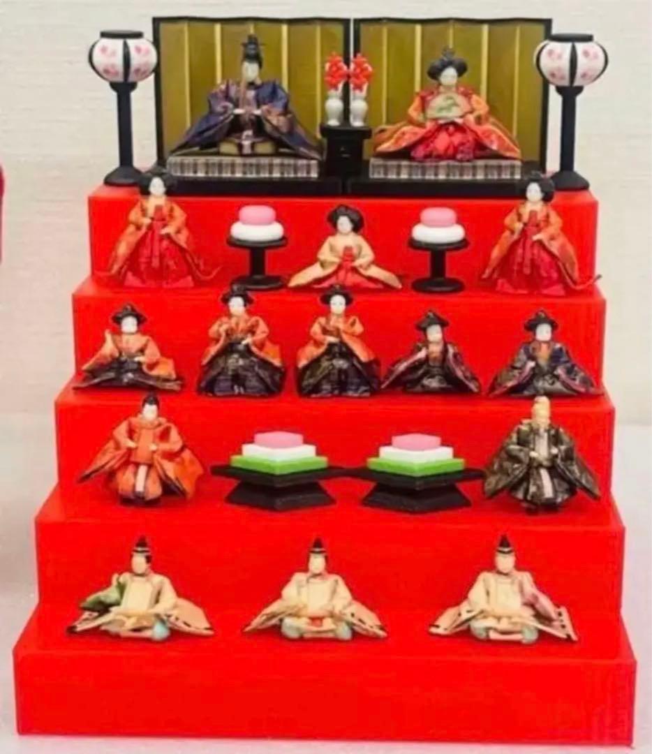 ミニチュア★ひな人形★フィギュア★ドールハウスに★リーメントに★1/64の雛人形