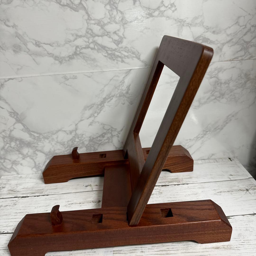 新品、皿立て、、高さ、25.センチ。