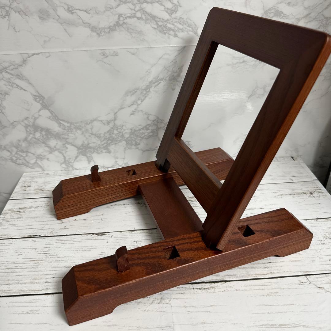 新品、皿立て、、高さ、25.センチ。