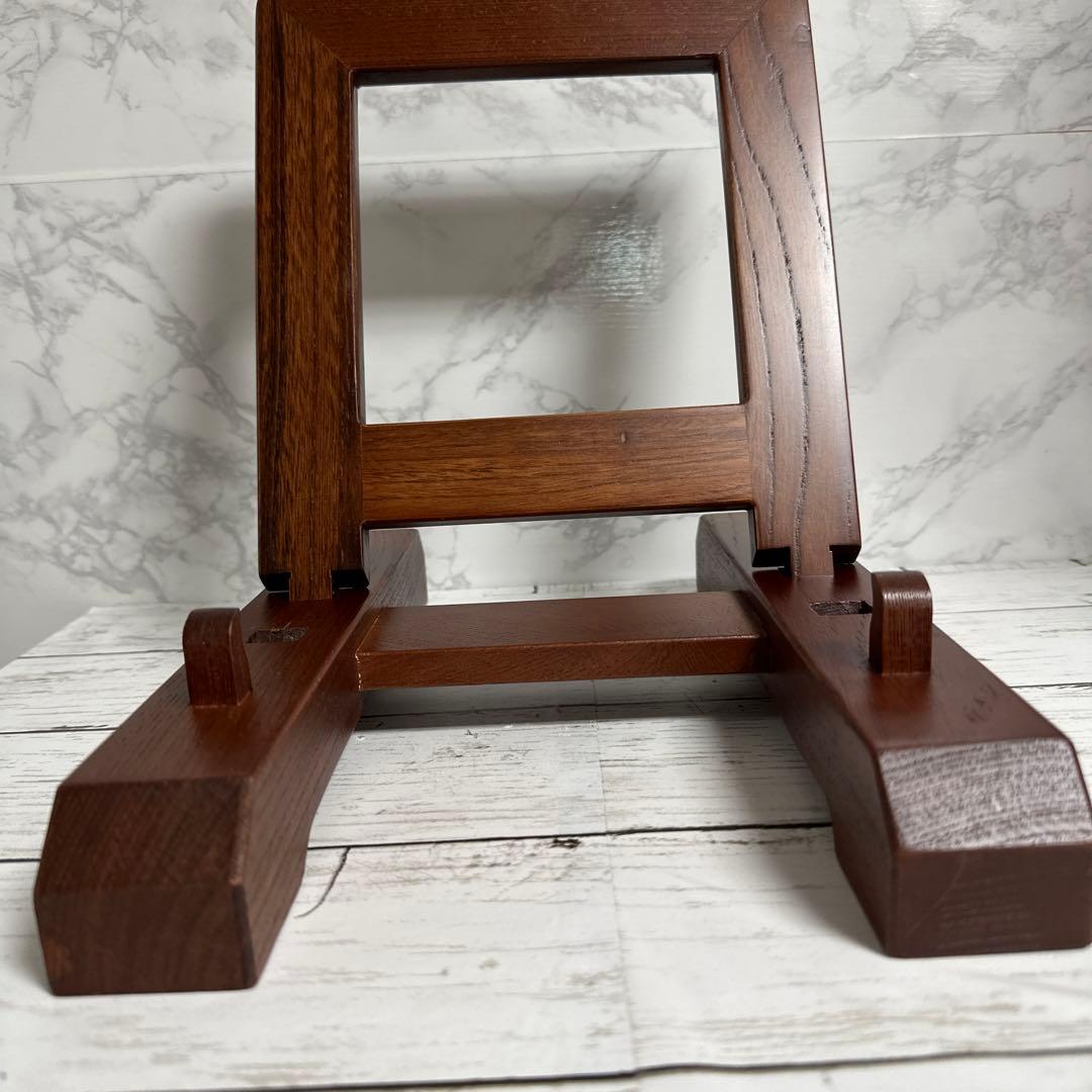 新品、皿立て、、高さ、25.センチ。