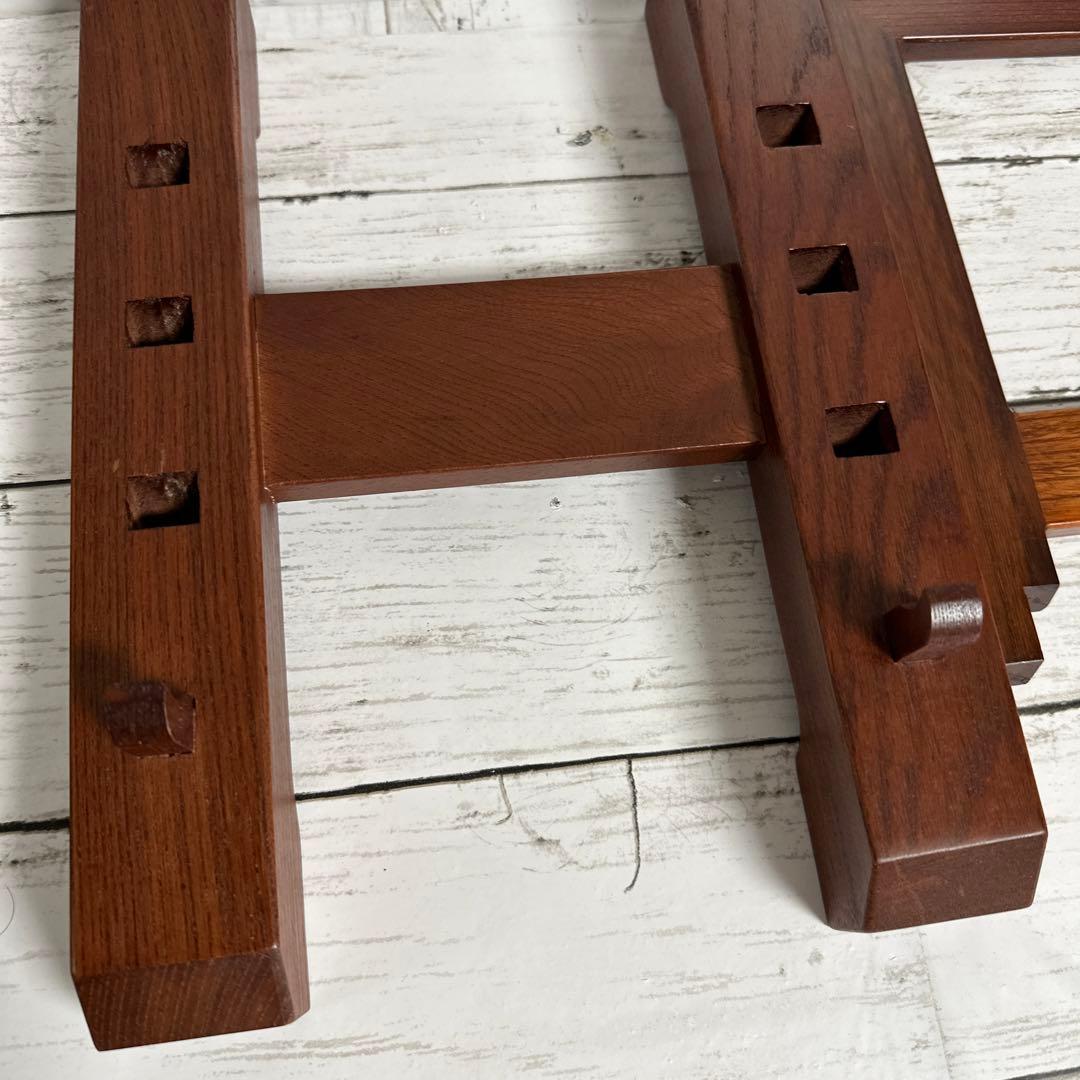 新品、皿立て、、高さ、25.センチ。