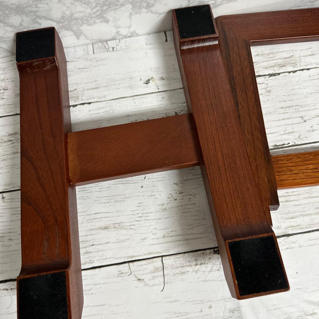 新品、皿立て、、高さ、25.センチ。