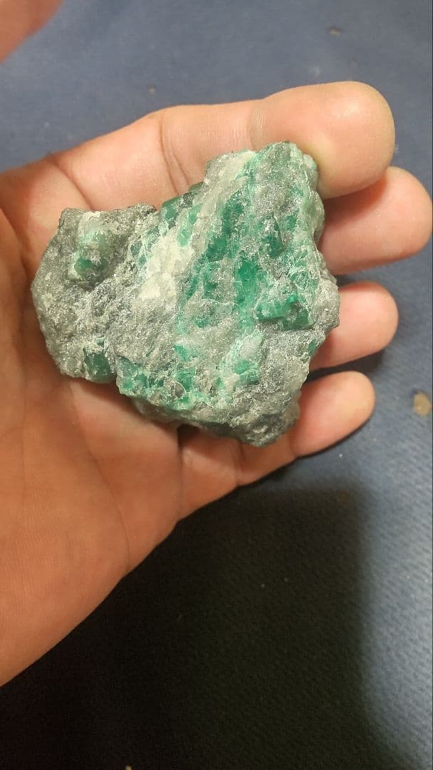 天然エメラルド原石、パキスタン産