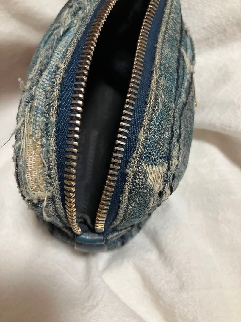 プラダ　PRADA デニム　ポーチ　青　ダメージジーンズ