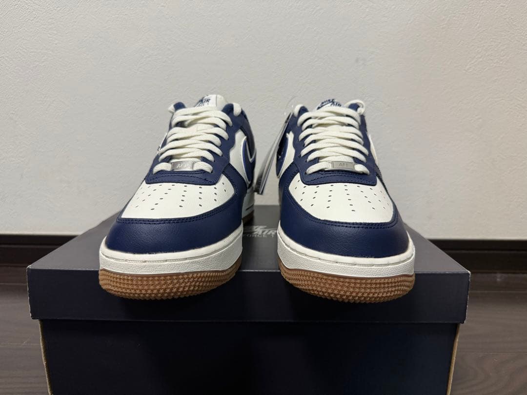 ナイキ　エアフォース1 07 LV8 25cm