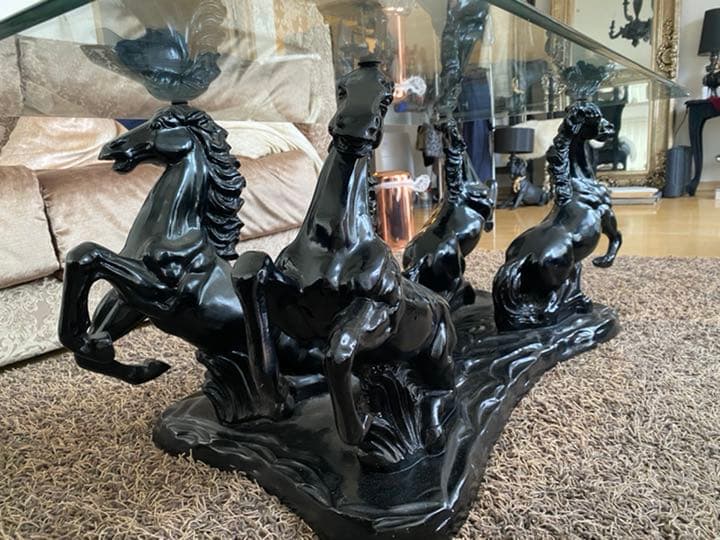 馬台座ガラステーブル