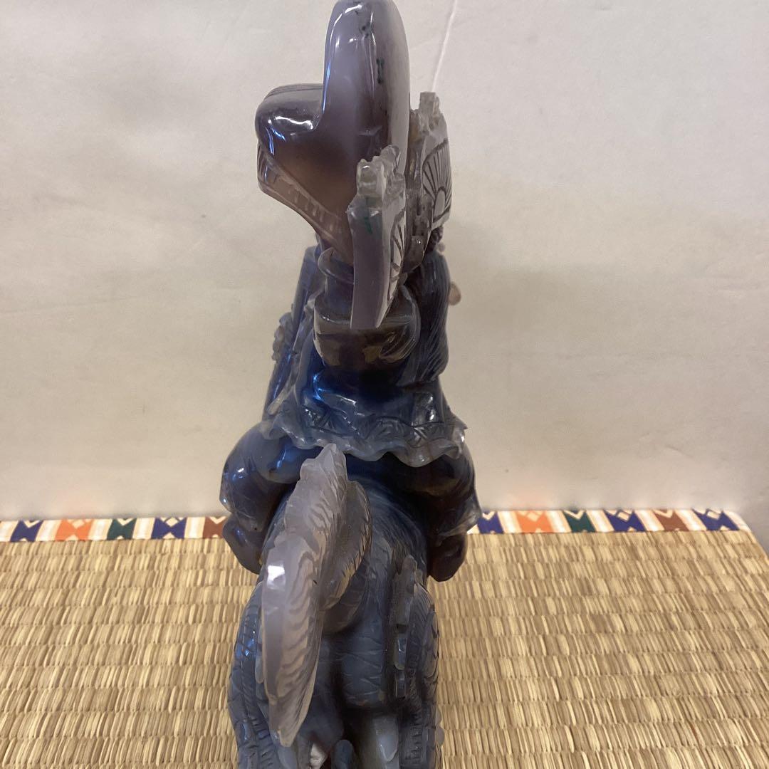 翡翠製 獅子と子供の彫刻 約30cm