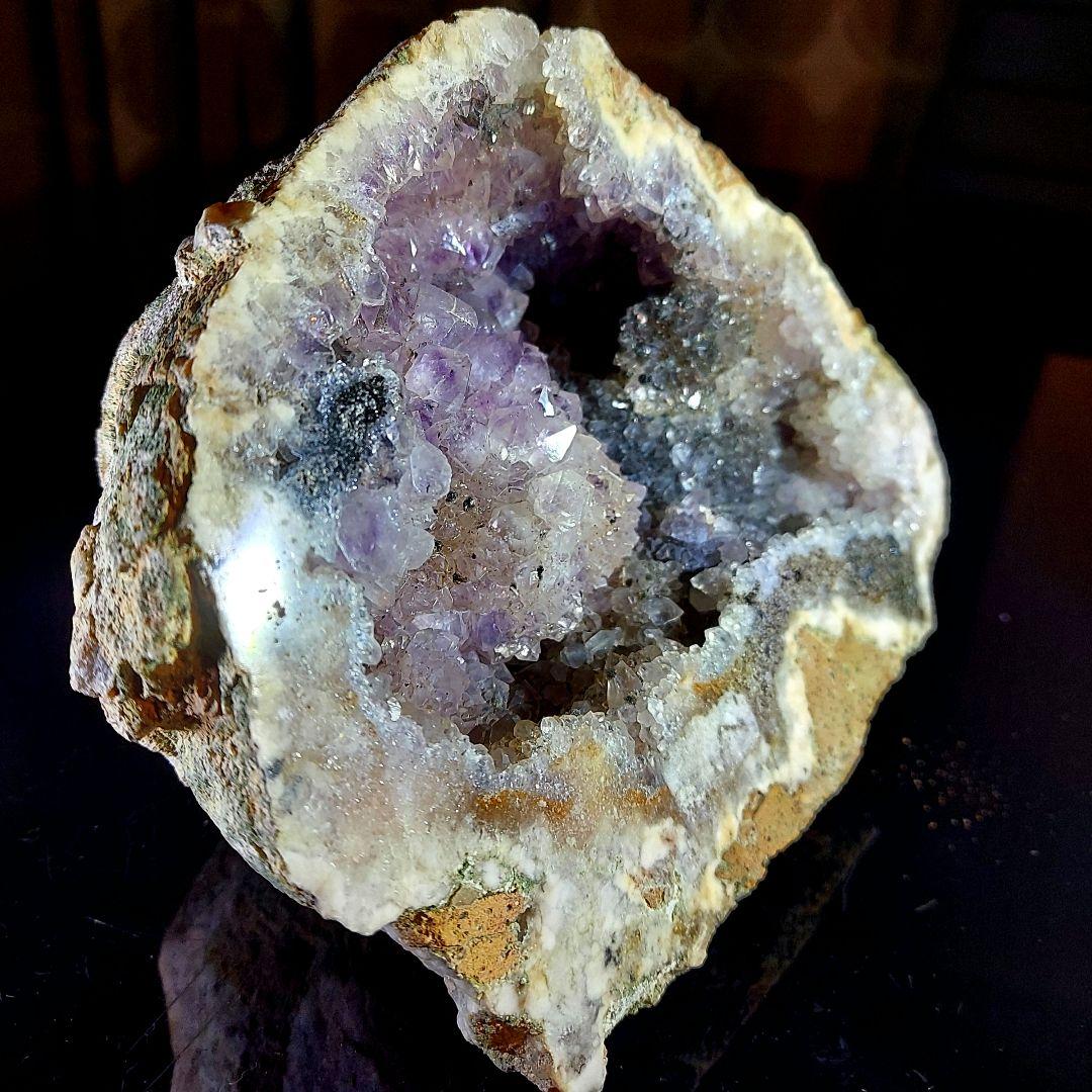 大きい！ 中に結晶モコモコ♪ 約2キロ ジオードドーム 原石 1面磨き 302