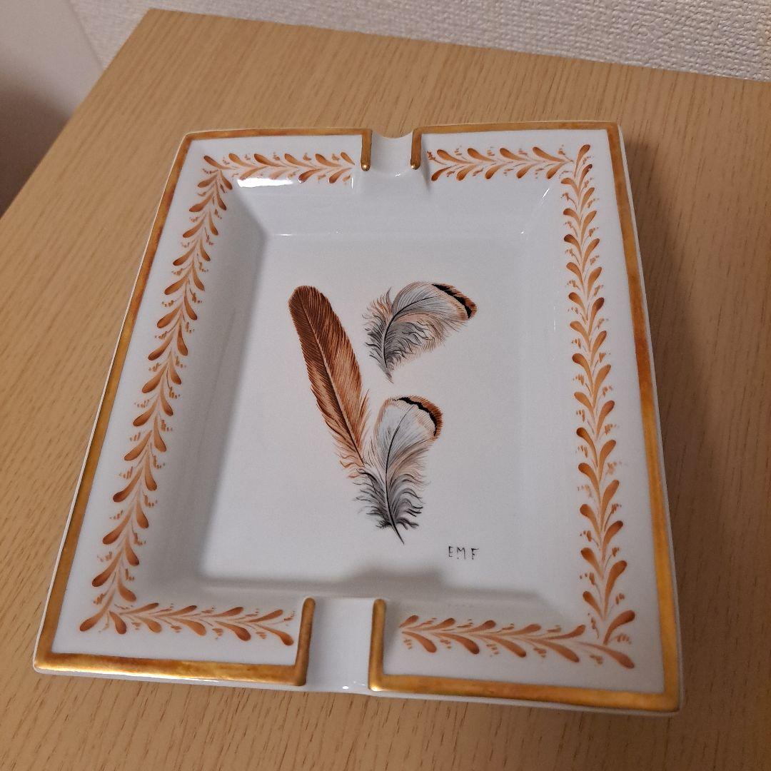 HERMES　羽根デザインの陶器灰皿　アッシュトレイ