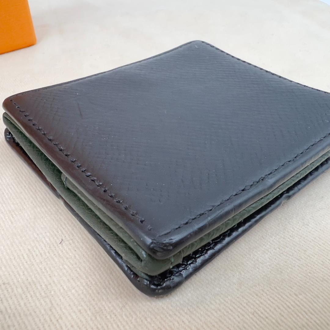 美品　ルイヴィトンの上質レザー使用 4069 シンプル高級感あふれるケース