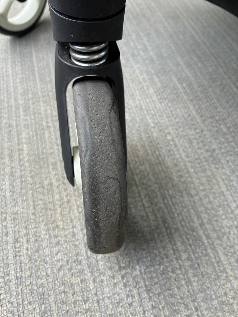 LIBELLE 折りたたみ式ベビーカー ベージュ/ブラック