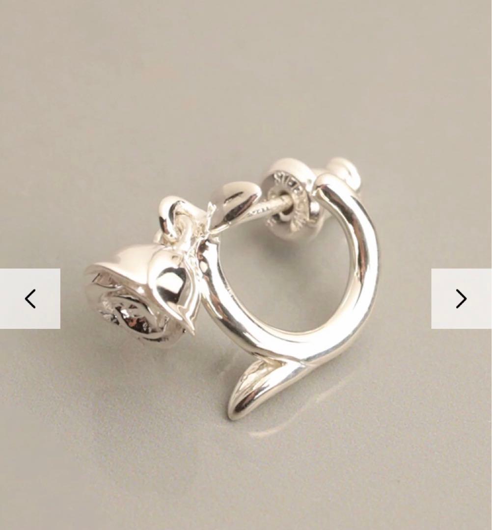 【e.m.】ピアス　両耳　揺れる薔薇モチーフ　ローズ