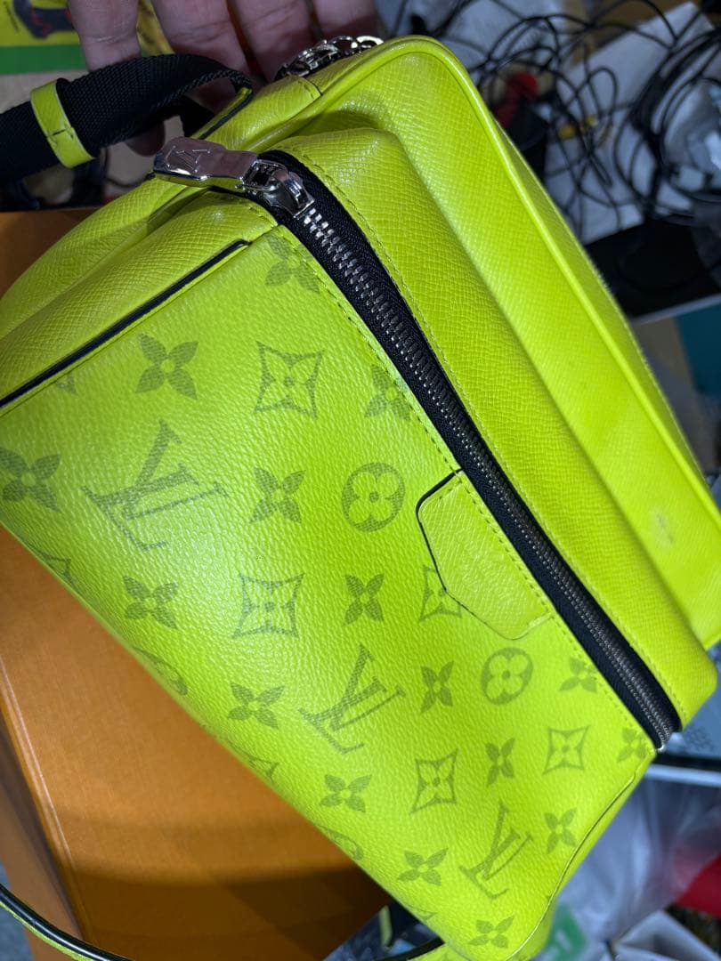 ルイヴィトン　タイガラマ　アウトドアメッセンジャーPM M30239