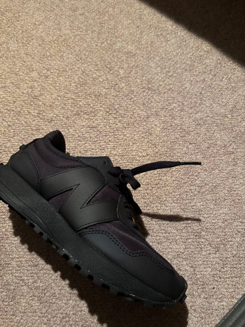 New Balance 327スニーカー ブラック　23cm 使用感ほぼなし