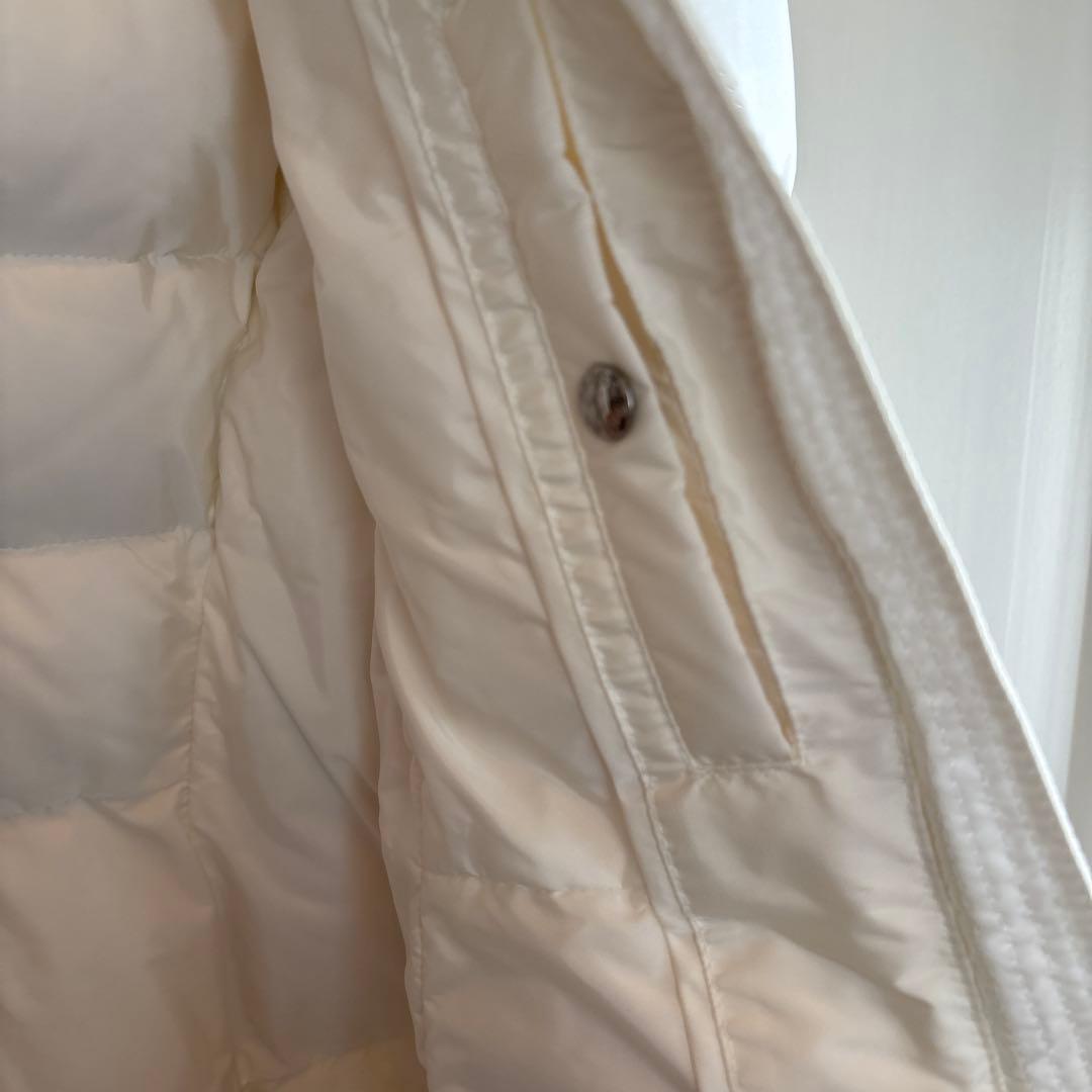 PRADA ホワイト ダウンジャケット フード付き