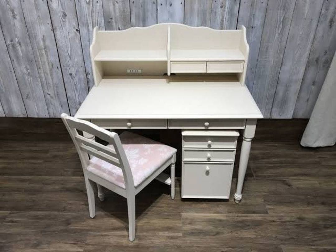 ローラアシュレイ　学習机