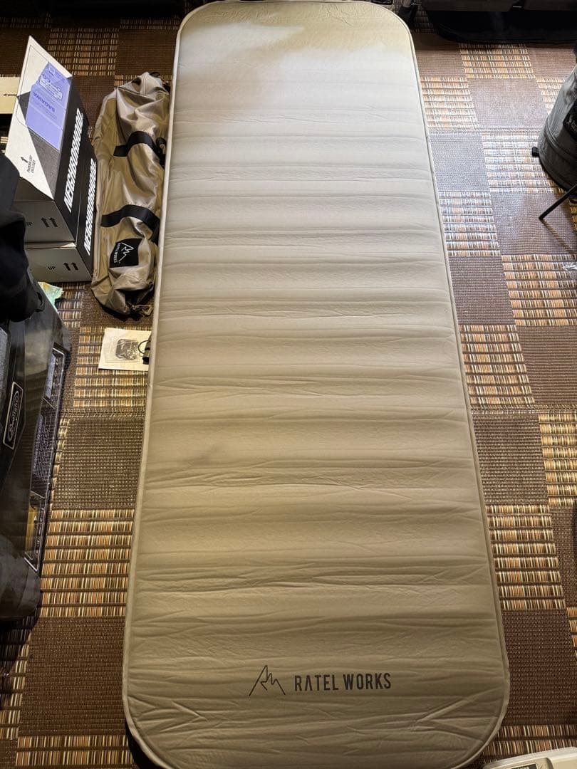 ラーテルワークス 10cm R値7.7インフレーターマットポンプ自動膨張シングル