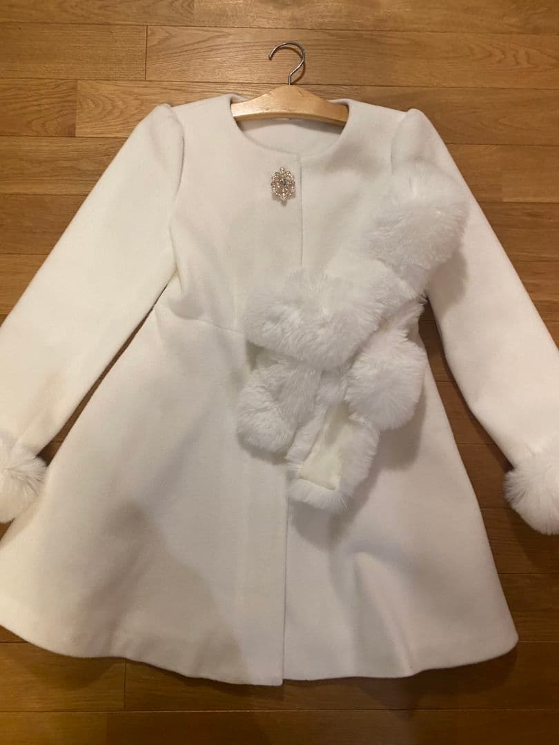 evelyn ビジューコート ホワイト 2024