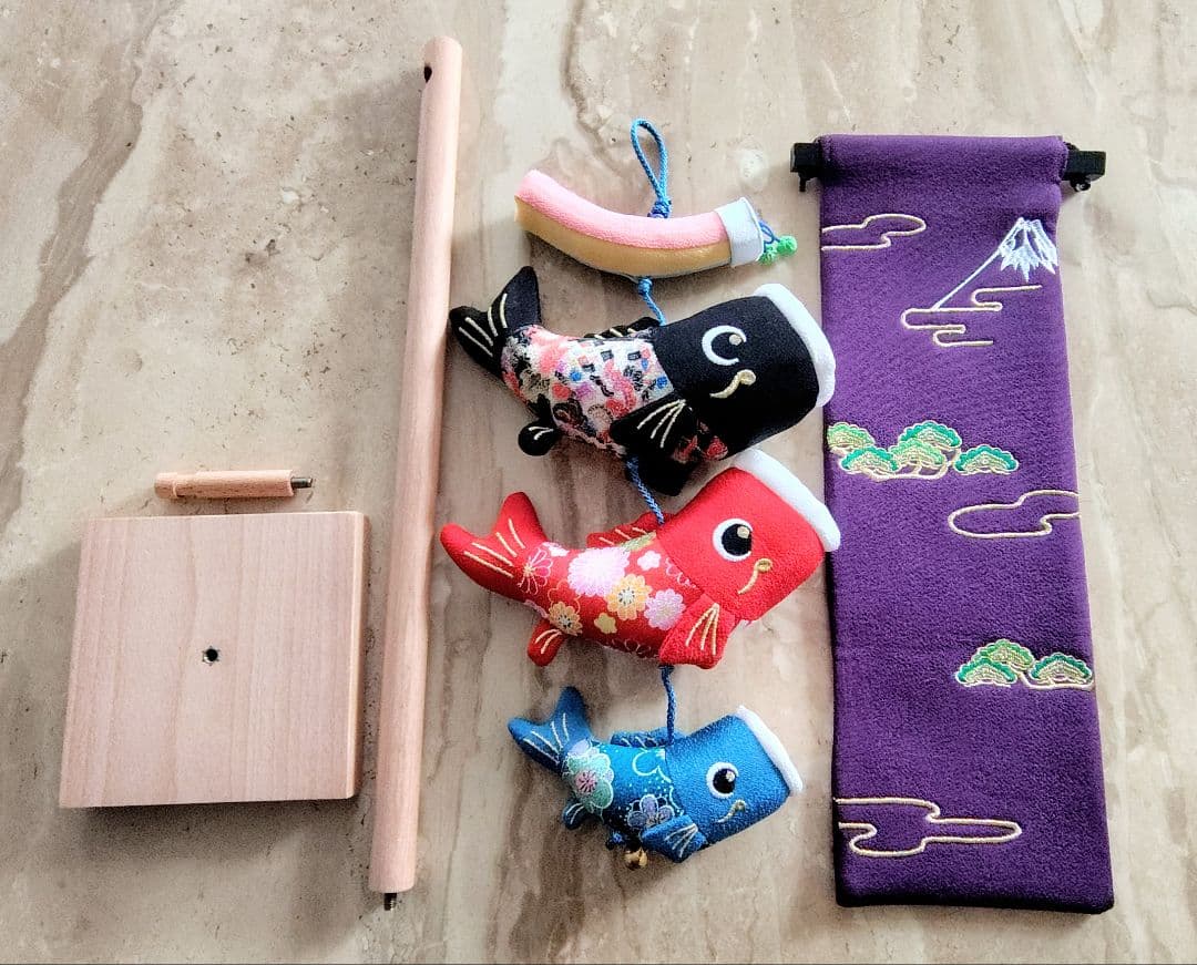 新品✨️室内用吊り飾りの鯉のぼり②小✨️ちりめん細工✕金糸刺繍が豪華でお洒落✨️