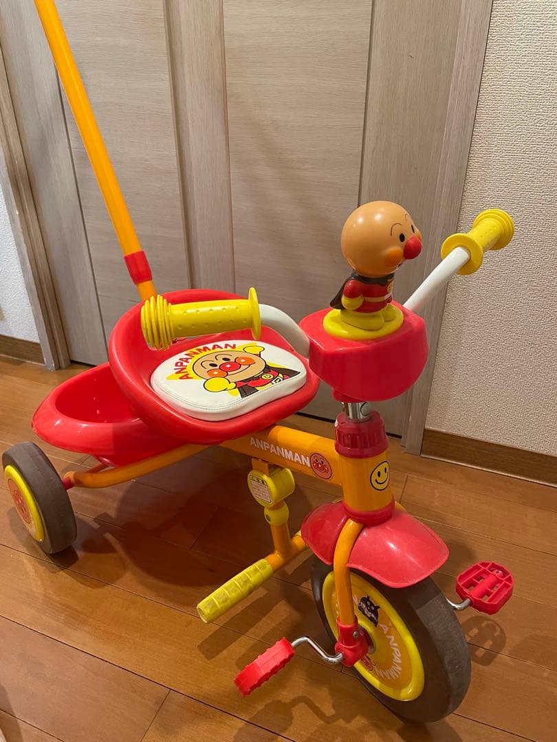 【美品】アンパンマン 三輪車 赤