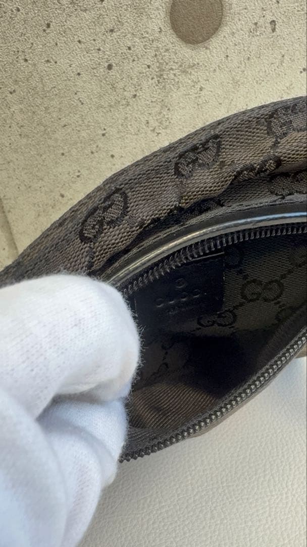 M*a様 GUCCI ボディバッグ ブラック GGキャンバス 保管袋付き