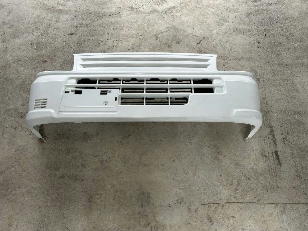 ホワイト バンパーカバー