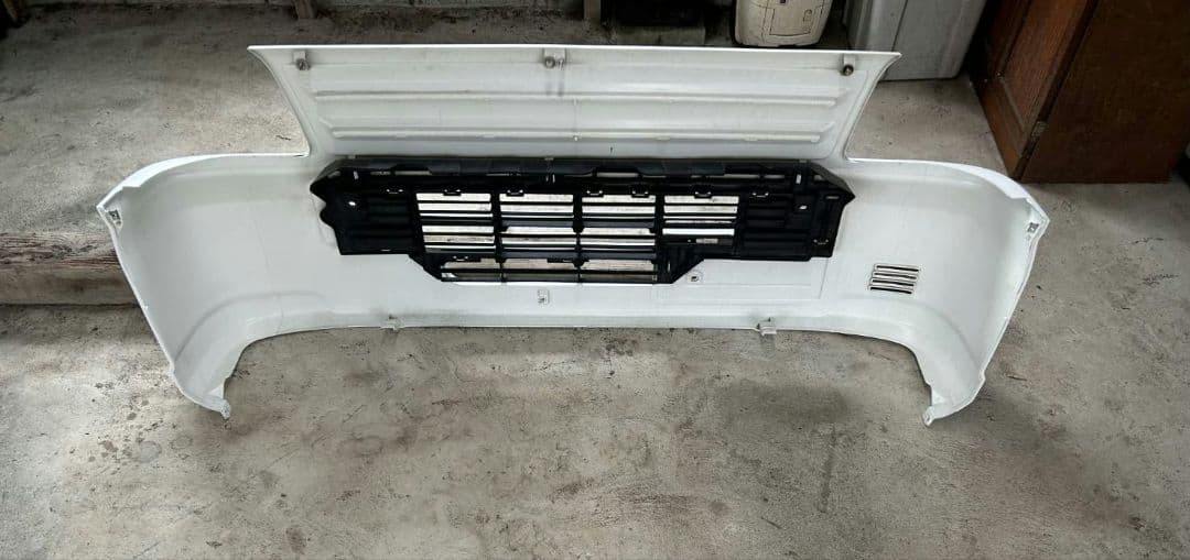 ホワイト バンパーカバー