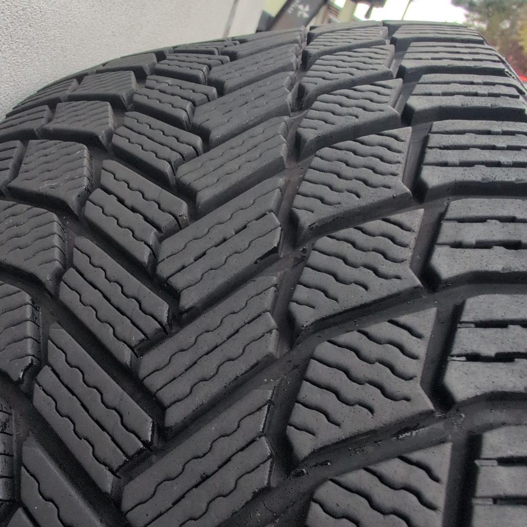 送込スタッドレスMICHELIN X-ICE  235/45R19 4本