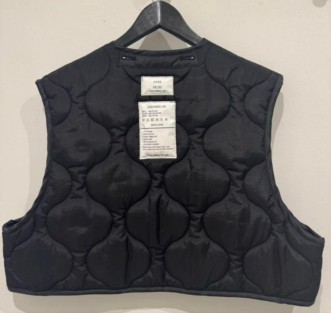 美品　HYKE キルティングベスト　ブラック