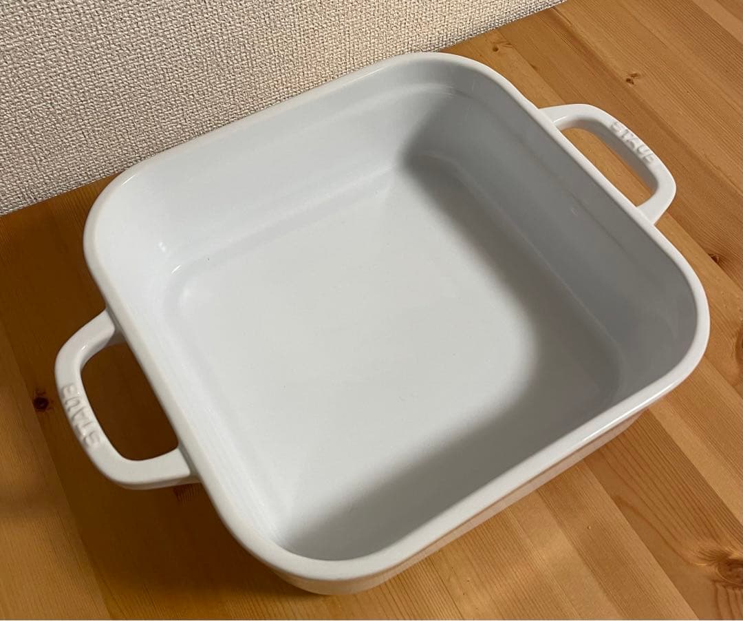 STAUBセラミック スクエア蓋付き　グラタン　キャセロール