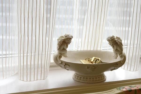 天使の彫刻 小物入れ