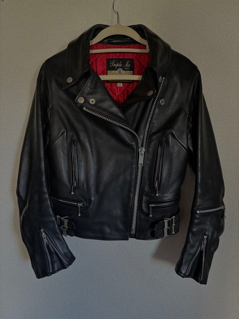 ブラックレザーダブルライダースジャケット　32