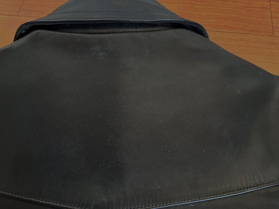 ブラックレザーダブルライダースジャケット　32