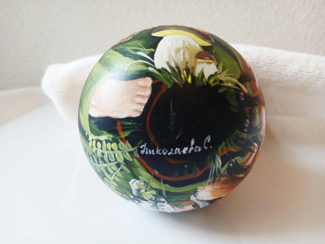 スベトラーナ　森の中の少女とフクロウ